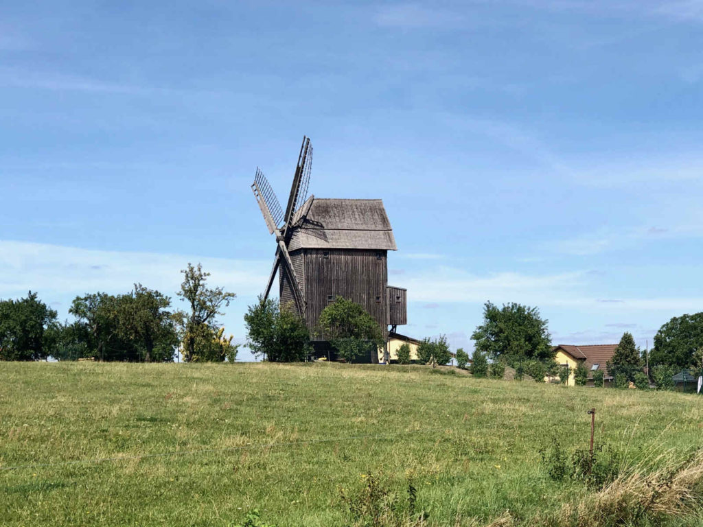 Immobilienmakler im Landkreis Oberhavel: die historische Bockwindmühle in Oberkrämer