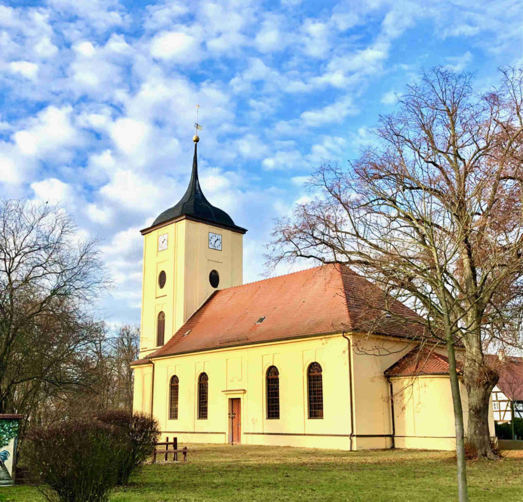 Makler Schönwalde-Glien: Dorfkirche Pausin