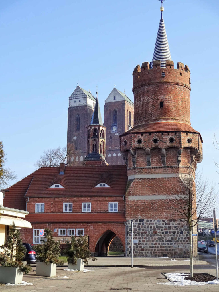 Makler Prenzlau: Der Mitteltorturm und die Marienkirche 